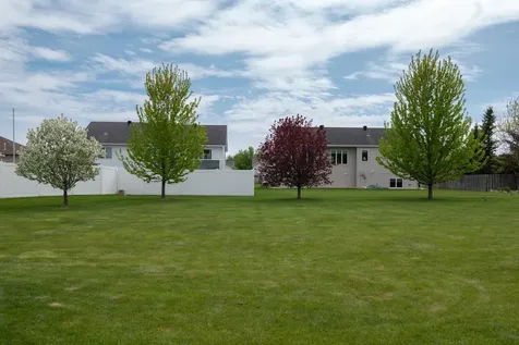 1536 Cambridge Drive West Fargo ND 58078