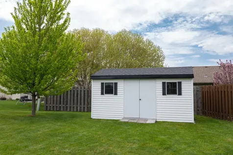 1536 Cambridge Drive West Fargo ND 58078