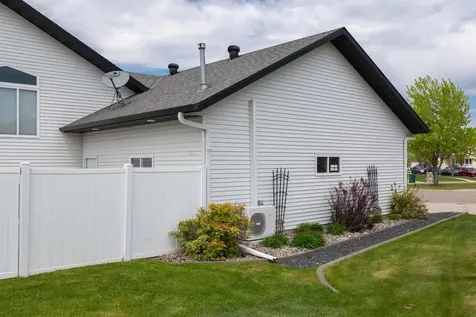 1536 Cambridge Drive West Fargo ND 58078