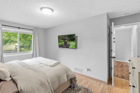 919 Greenhaven Drive Vadnais Heights MN 55127