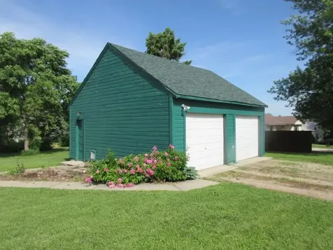 416 E Division Street Elbow Lake MN 56531
