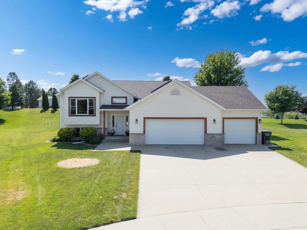2570 Boulder Ridge Lane NW Rochester MN 55901