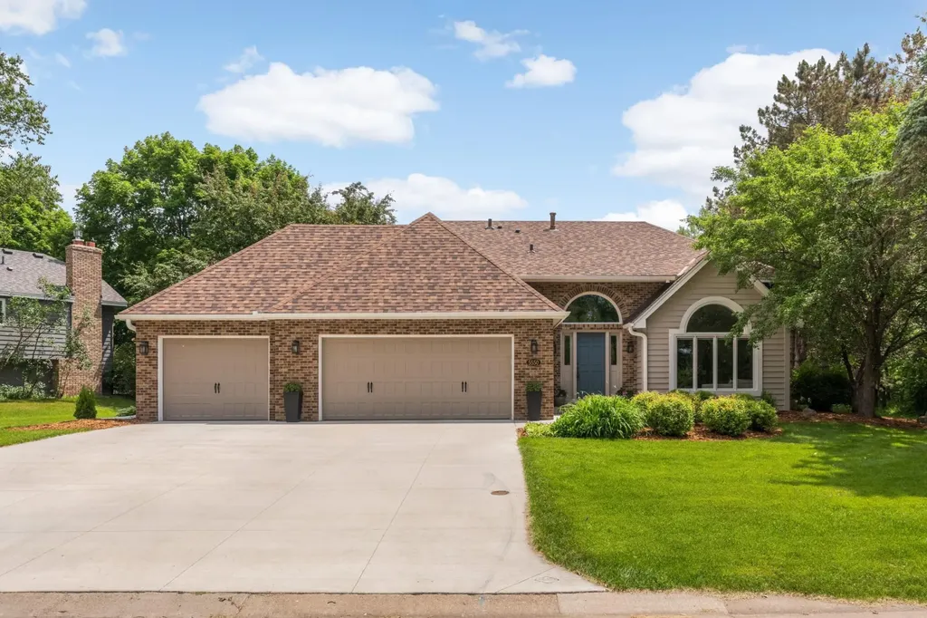 5550 Chatsworth Street N Shoreview MN 55126