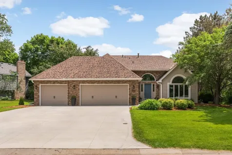 5550 Chatsworth Street N Shoreview MN 55126