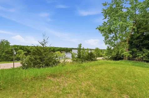 8746 Riverwood Circle N New London MN 56273