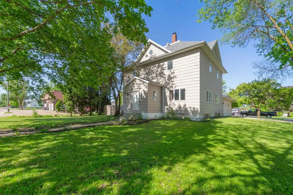 108 1st Avenue NW Mapleton MN 56065