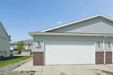 2833 Umber Court S Fargo ND 58104