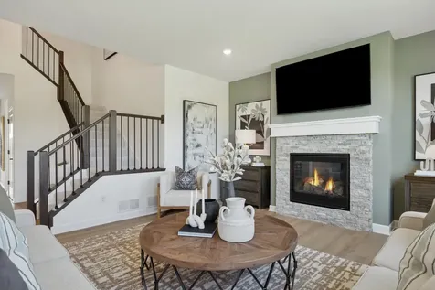 18663 Hythe Lane Lakeville MN 55044