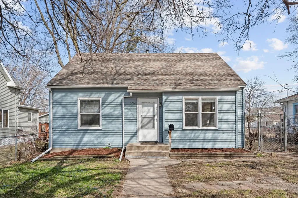 3214 Dupont Avenue N Minneapolis MN 55412