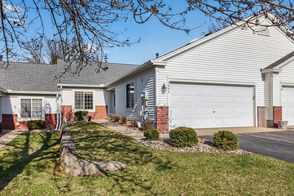 9006 Preserve Trail Savage MN 55378