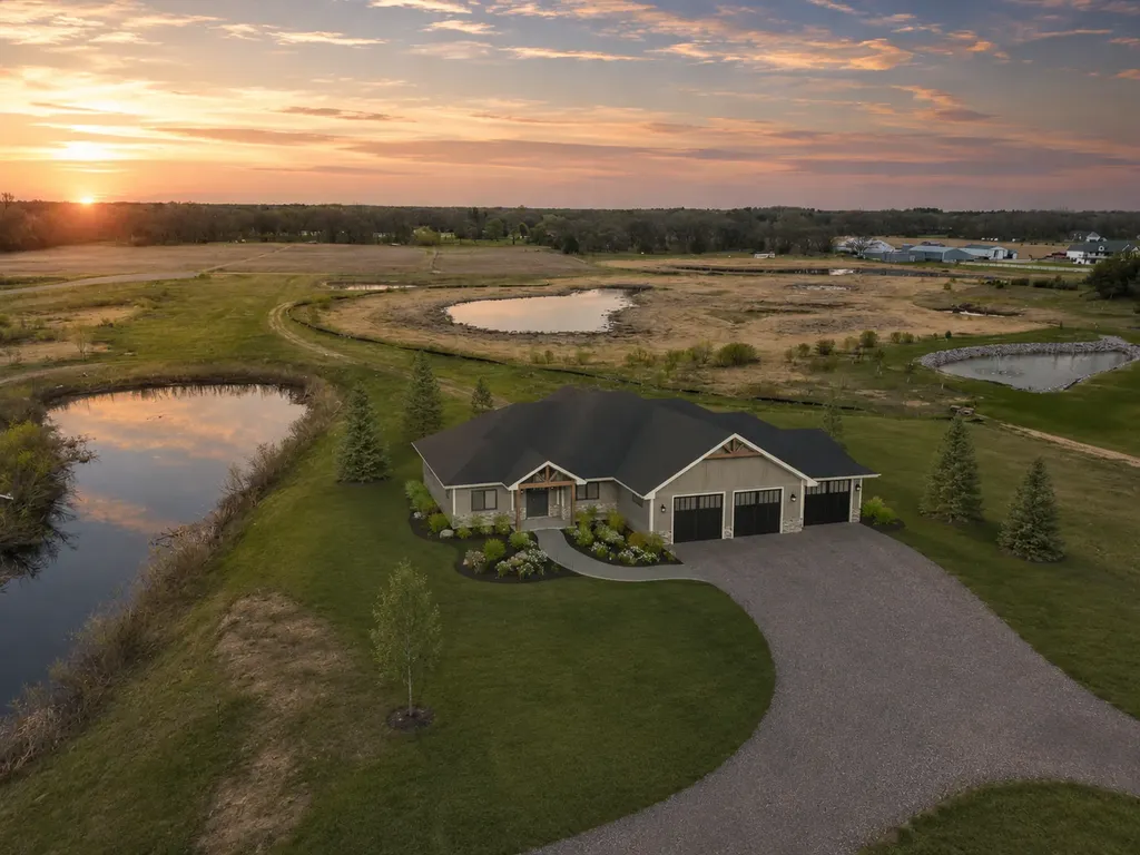 20779 Kiowa Street NW Oak Grove MN 55303