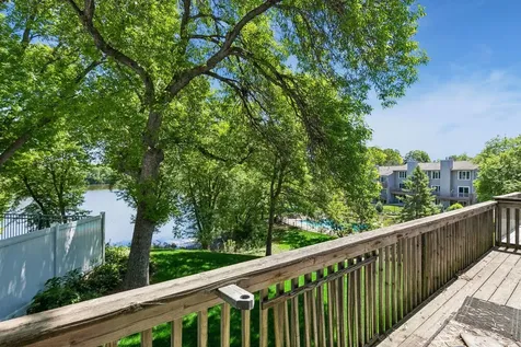 2666 Mackubin Street Roseville MN 55113