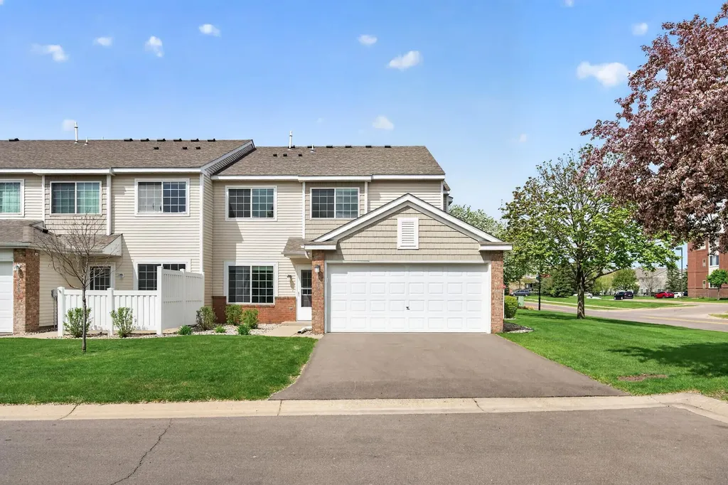 15822 Fleet Trail Apple Valley MN 55124