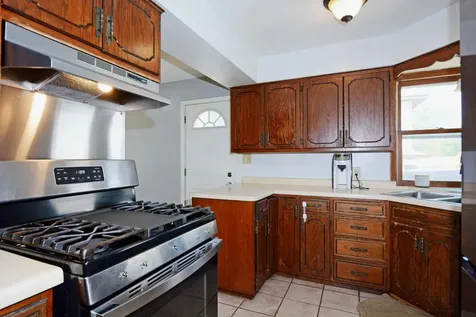 2083 Orange Avenue E Saint Paul MN 55119
