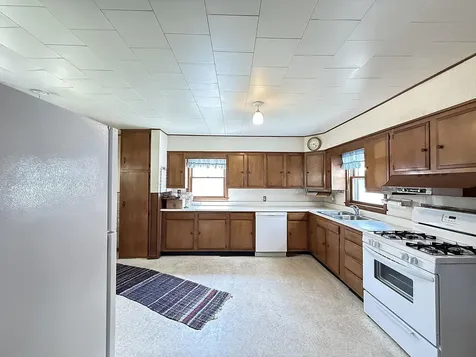 324 E Maple Street Sacred Heart MN 56285