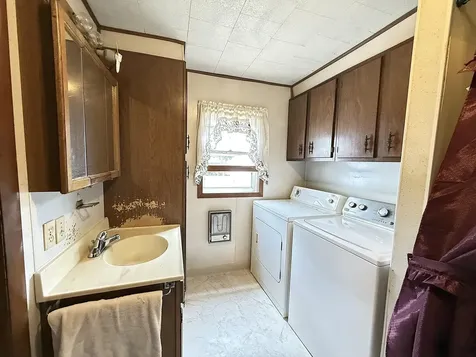 324 E Maple Street Sacred Heart MN 56285