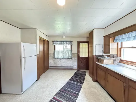 324 E Maple Street Sacred Heart MN 56285