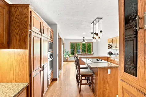 18430 Jasper Court Lakeville MN 55044