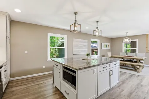 4001 Huntingdon Drive Minnetonka MN 55305