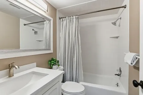 4001 Huntingdon Drive Minnetonka MN 55305