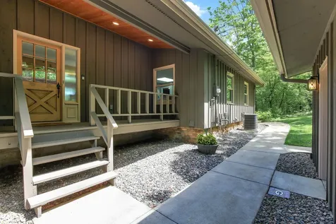 4001 Huntingdon Drive Minnetonka MN 55305
