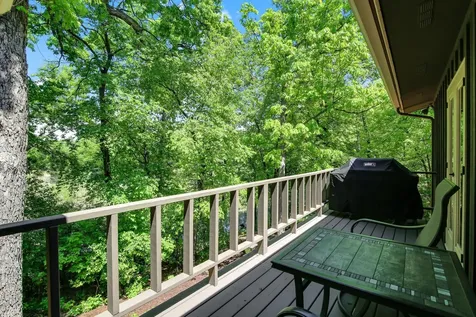 4001 Huntingdon Drive Minnetonka MN 55305