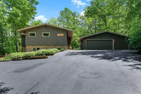 4001 Huntingdon Drive Minnetonka MN 55305