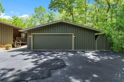 4001 Huntingdon Drive Minnetonka MN 55305