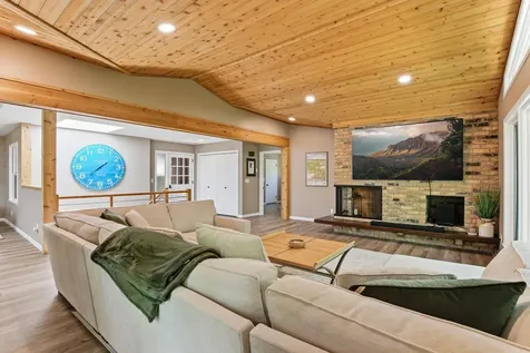 4001 Huntingdon Drive Minnetonka MN 55305