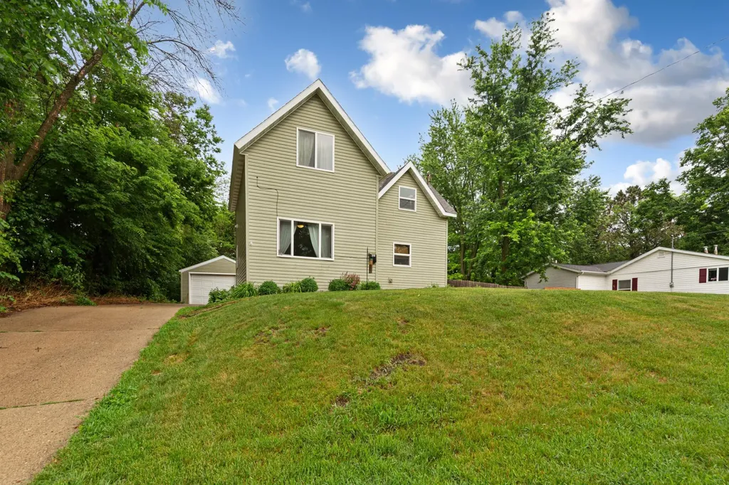 319 Adams Avenue NW Owatonna MN 55060