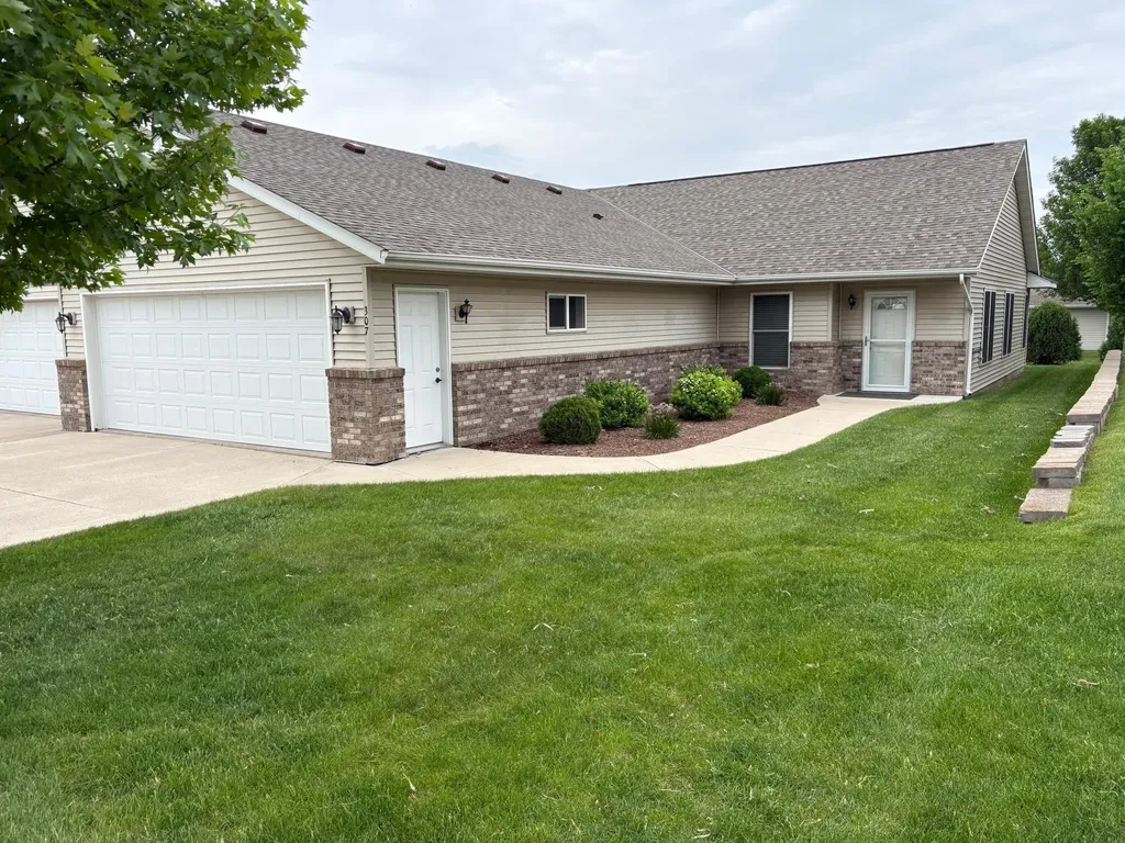 307 Aspenwood Drive Redwood Falls MN 56283
