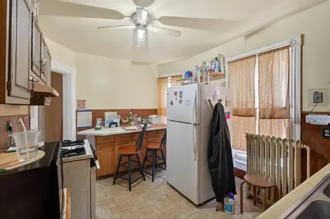 867 Aurora Avenue Saint Paul MN 55104