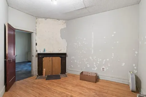 867 Aurora Avenue Saint Paul MN 55104