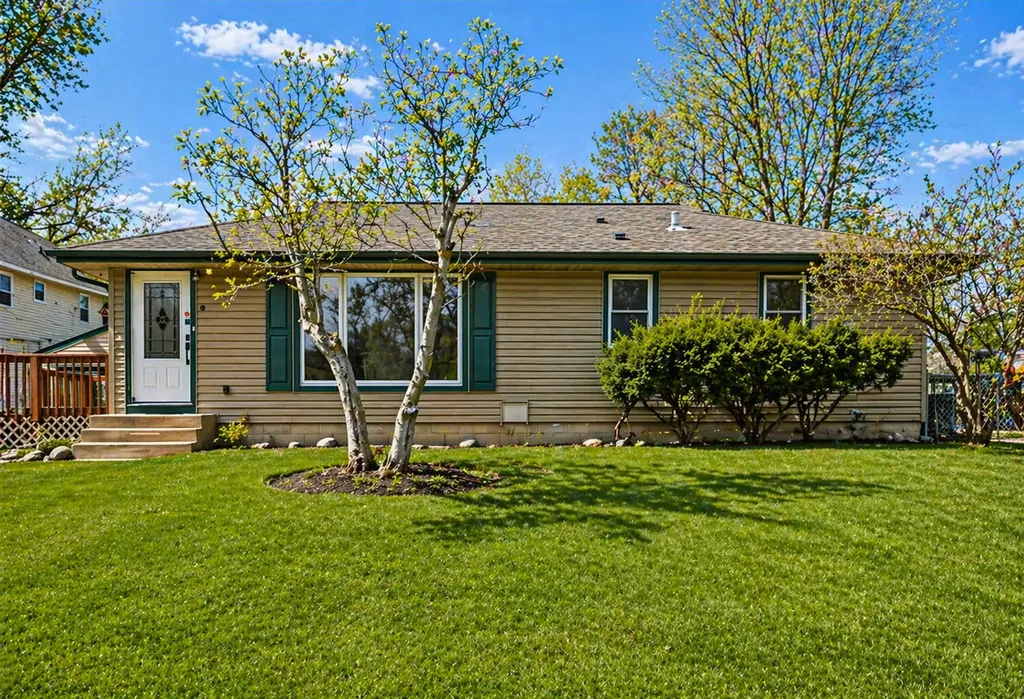 761 Bartelmy Lane N Maplewood MN 55119