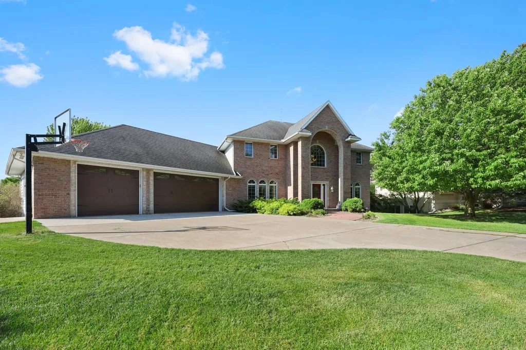 1908 25th Street S Saint Cloud MN 56301