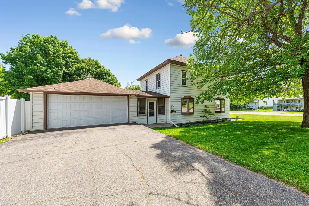 721 Chatham Street Saint Peter MN 56082