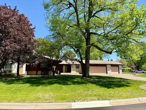 1062 Crestview Drive S Maplewood MN 55119