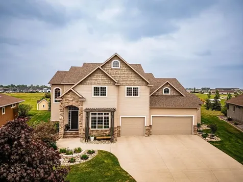 5827 Silverleaf Drive S Fargo ND 58104