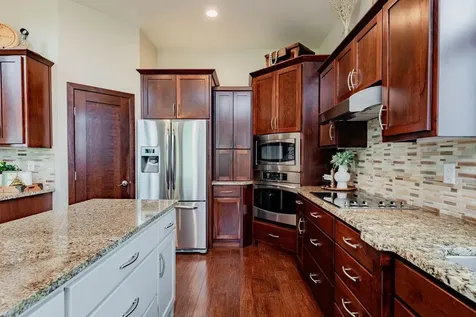 5827 Silverleaf Drive S Fargo ND 58104