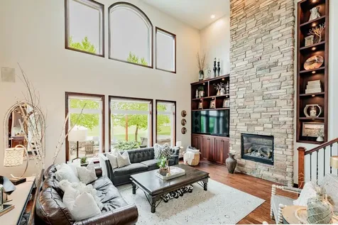 5827 Silverleaf Drive S Fargo ND 58104