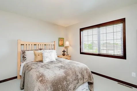 5827 Silverleaf Drive S Fargo ND 58104