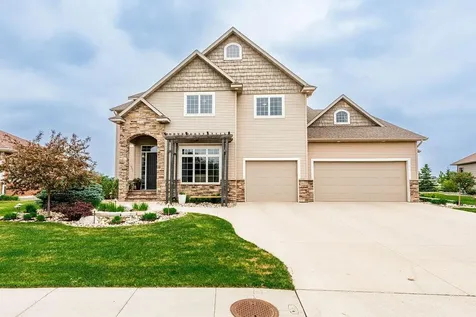 5827 Silverleaf Drive S Fargo ND 58104