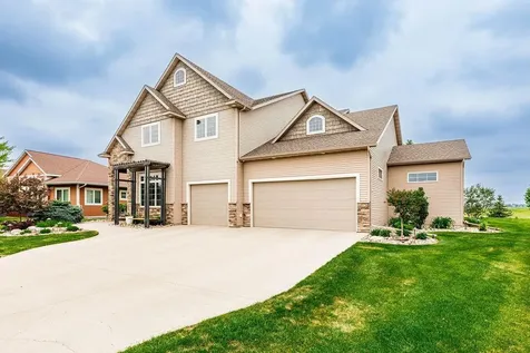 5827 Silverleaf Drive S Fargo ND 58104