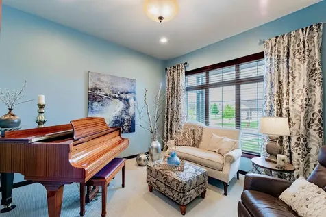 5827 Silverleaf Drive S Fargo ND 58104