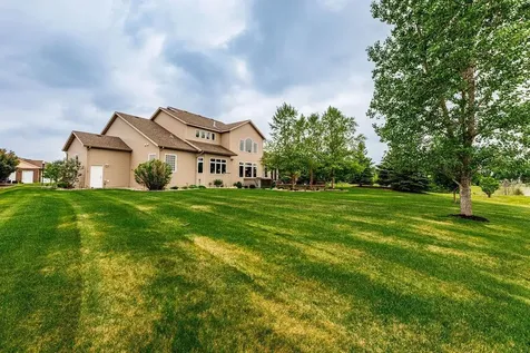 5827 Silverleaf Drive S Fargo ND 58104