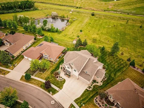 5827 Silverleaf Drive S Fargo ND 58104