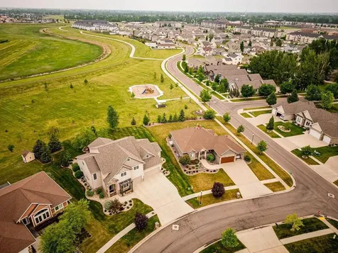 5827 Silverleaf Drive S Fargo ND 58104