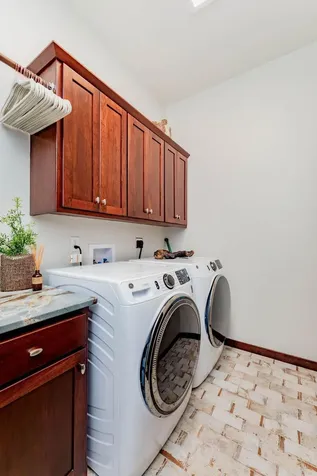 5827 Silverleaf Drive S Fargo ND 58104