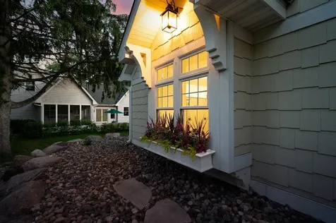 94 Neptune Street Mahtomedi MN 55115