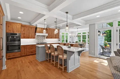 94 Neptune Street Mahtomedi MN 55115